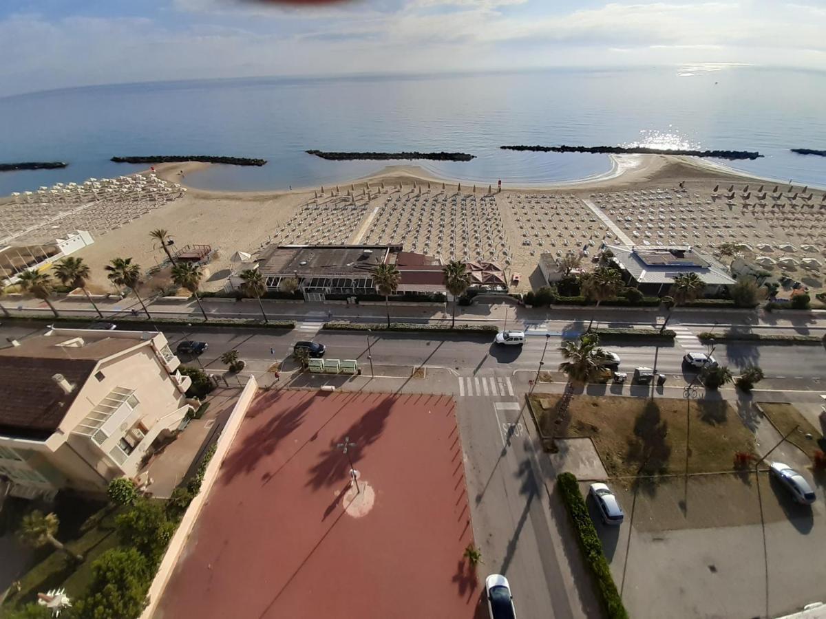 Apartmán La Terrazza Sul Mare Montesilvano Marina Exteriér fotografie