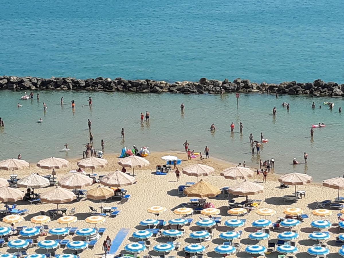 Apartmán La Terrazza Sul Mare Montesilvano Marina Exteriér fotografie